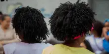 New York obbliga i parrucchieri a lavorare con tutti i tipi di capelli