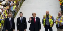 Trump, messaggio a Putin? 'Mettere fine alla guerra'
