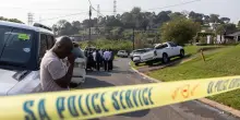Sparatoria in Sudafrica in un locale vicino Citt&agrave; del Capo, 10 morti e 11 feriti