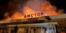 Attacco russo su un centro commerciale a Zaporizhzhia