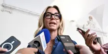 Salis agita le acque nel campo largo, duello con Schlein
