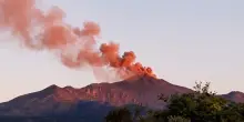 Ingv, pennacchio rosso Etna &egrave; rimobilizzazione materiale solido nel cratere