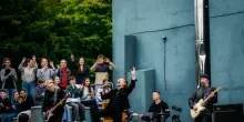 Gli U2 festeggiano il 50/o anniversario con un live alla Mount Temple di Dublino