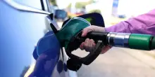 Cgia, il caro carburante mette a rischio camionisti, taxisti e rappresentanti