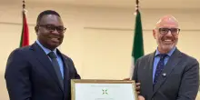 L'Italia conferisce a Nelson Moda le insegne dell'Ordine della Stella d'Italia