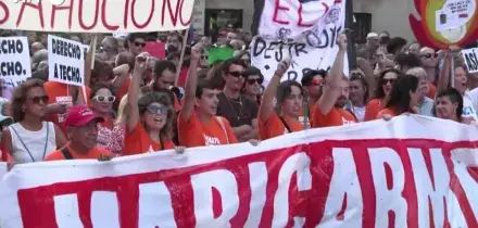 Crisi abitativa in Spagna, manifestazione a Madrid contro gli sfratti