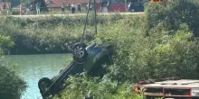Trovata e ripescata l'auto precipitata nel fiume Livenza, all'interno un uomo e due cani