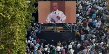 Alla messa del Papa a Parigi 800mila fedeli. Leone ai francesi: 'Non nascondete la vostra fede'