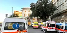Picchia la fidanzata anche al Pronto soccorso nel Napoletano, arrestato