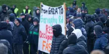 Tensione alla marcia in Irlanda del Nord, Burnham invita alla calma
