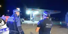 Aggredisce una donna e investe due persone a Reggio Emilia, arrestato