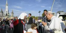 Il Papa su fine vita e aborto, nessuna legge pu&ograve; dare la morte