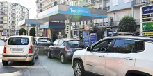 Carburanti, scatta il tetto nei distributori Eni e Ip, gli autotrasportatori siciliani annunciano lo stop