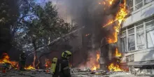 Kiev sotto massiccio attacco, difese antiaeree in azione. L'universit&agrave; passa alle lezioni online