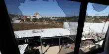 Nella notte incursione di oltre 100 coloni in Cisgiordania. Incendiata la casa di una famiglia palestinese