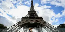 Tour Eiffel, via il direttore dopo l'allontanamento delle lavoratrici per la visita di un gruppo ind&ugrave;