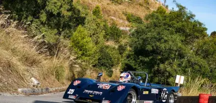 Incidente in una gara automobilistica in Sicilia, due morti e un ferito grave