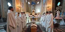 Castel Boglione celebra i funerali di Enzo Bianchi