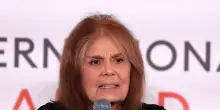 Addio a Gloria Steinem, scrittrice, attivista, icona del femminismo