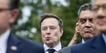 Musk interrompe 'bruscamente' la relazione con la madre di quattro dei suoi figli