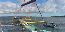 Iniziate le operazioni di recupero dello yacht affondato in Costa Smeralda
