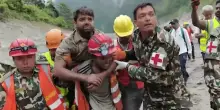 Nepal, estratti vivi due operai intrappolati nei tunnel