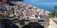 'Ci ha guardati male', arrestati due 17enni che spararono a un coetaneo