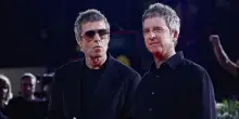 Gli Oasis verso il concerto a Roma, l'indizio social con una clip a Trastevere