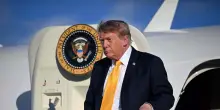 'Trump cambia look e diventa castano', le foto spopolano sui social