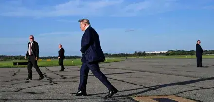 Media: 'Trump parler&agrave; oggi con Putin e Zelensky'