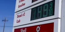 Ft, colloqui tra Trump e consiglieri per valutare uno stop all'export di gasolio