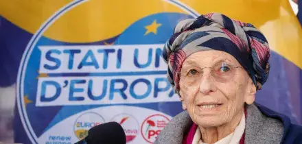 Emma Bonino ricoverata a Roma per insufficienza respiratoria, grave ma vigile