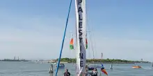 Una goletta della Global Sumud Flotilla approda alla Mostra del Cinema