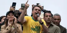 Flavio Bolsonaro torna sul luogo dove il padre fu pugnalato nel 2018