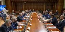 Ex Ilva, governo apre a partecipazione pubblica. Stop ai licenziamenti