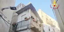 Crolla il balcone di un'abitazione a Mazara del Vallo, morta una donna