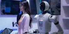 Assegnati in Cina i primi diplomi della scuola dei robot