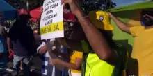 In migliaia a Brasilia con Bolsonaro che promette: continuare la lotta