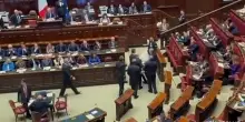 Referendum, Magi in aula Camera vestito da fantasma. Espulso
