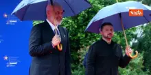 Zelensky arriva al vertice Cpe di Tirana. Ad accoglierlo Edi Rama