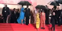 Rihanna e il rapper ASAP Rocky accendono il red carpet di Cannes 78