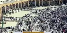 I pellegrini musulmani eseguono il rituale del Tawaf a La Mecca