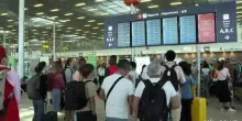 Francia, ancora caos negli aeroporti: migliaia di voli cancellati
