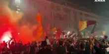 Calcio, i tifosi della Roma a Piazza Navona per i 98 anni del club
