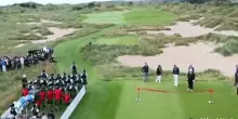 Donald Trump inaugura il suo nuovo campo da golf in Scozia