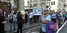Centinaia a NY manifestano contro Trump nel giorno Festa lavoratori