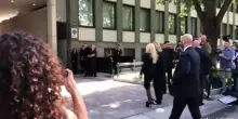 Donatella Versace alla camera ardente di Giorgio Armani