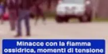 Minacce con la fiamma ossidrica, momenti di tensione: video