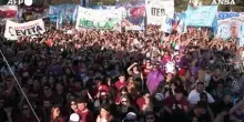 Argentina, respinti i tagli di Milei su universita' e sanita': festa in piazza