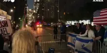 Netanyahu a New York,  manifestanti davanti all'hotel